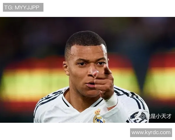 足球巨星的辉煌历程与传奇瞬间:从默默无闻到全球瞩目的伟大之路