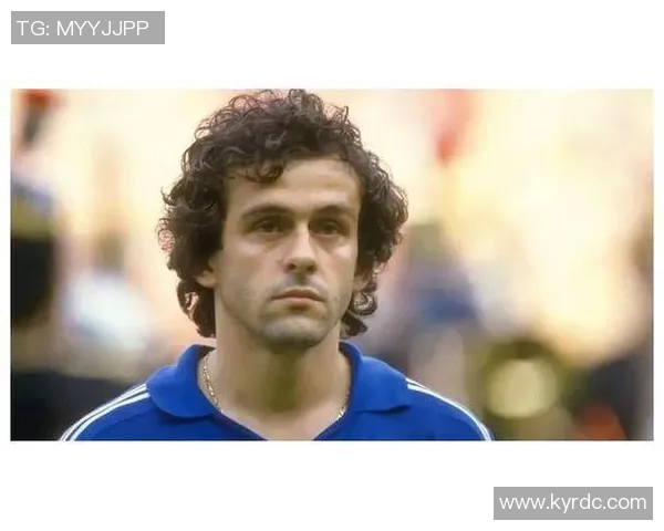 2000年足球界风云人物回顾 聚焦当时最具影响力的球星和传奇瞬间