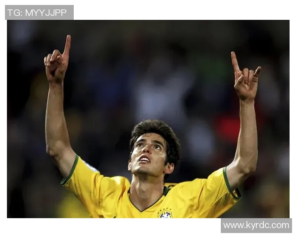 足球巨星齐聚一堂 星光闪耀合影瞬间见证荣耀时刻