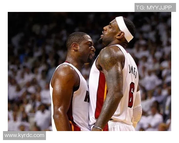 詹姆斯与足球巨星们的跨界对话与合作影响力分析 詹姆斯与足球巨星们的跨界对话与合作影响力分析