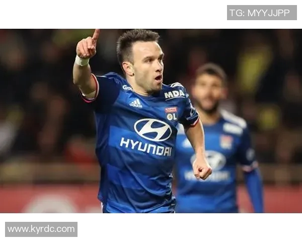 法国足球12号球星是谁 他在国家队和俱乐部的影响力与贡献分析